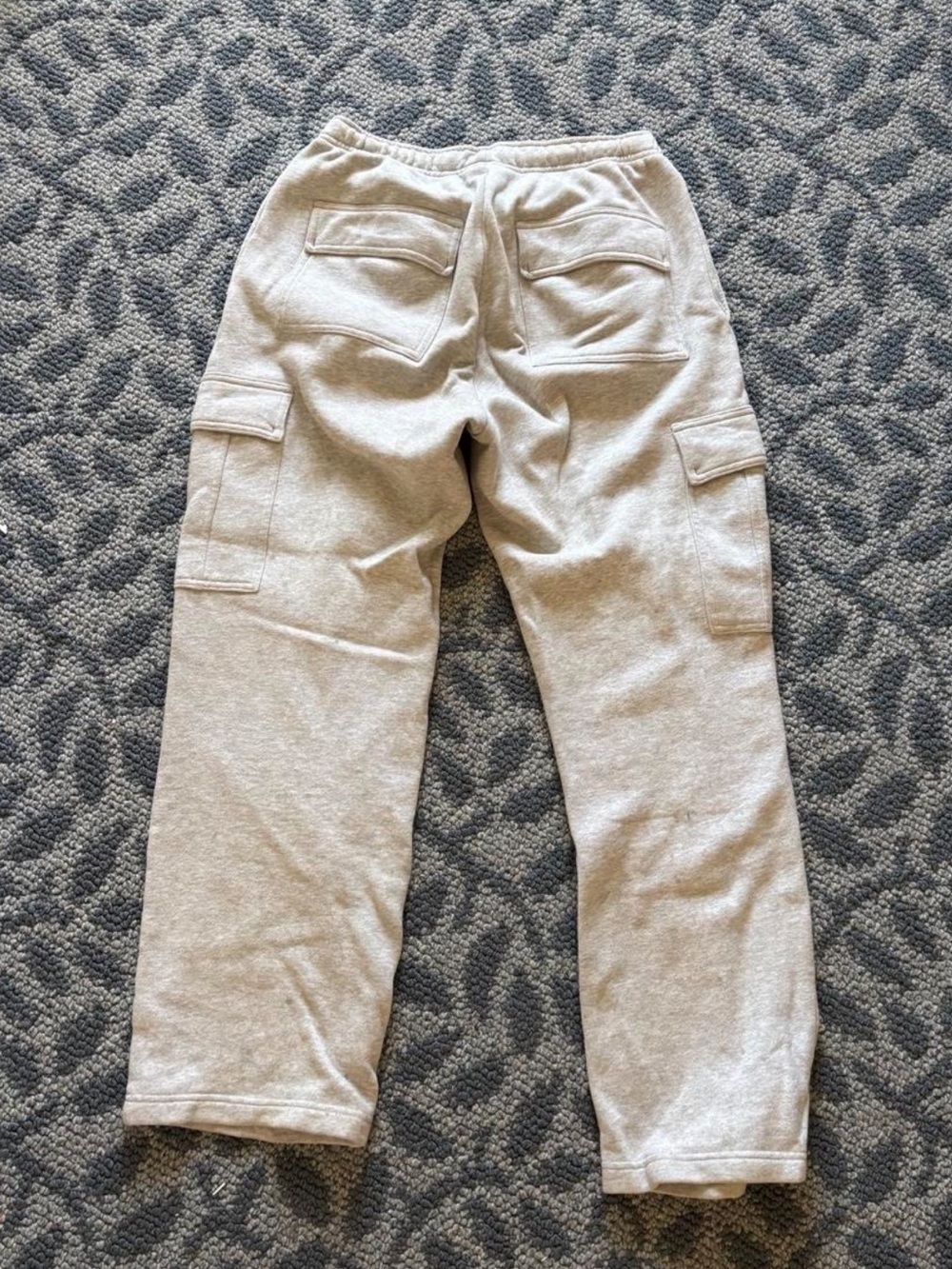 Aritzia TNA Women’s Light Gray Cargo Sweatpants